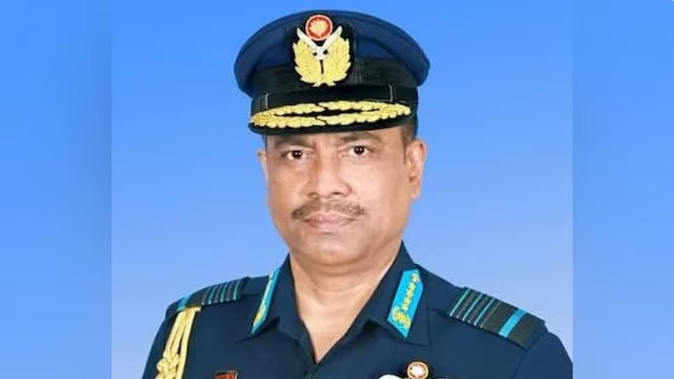 বাংলাদেশের প্রাক্তন বায়ুসেনাপ্রধান শেখ আবদুল হান্নানকে কাতারে গ্রেপ্তার করা হয়েছে।