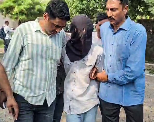 Kota, Oct 19 (ANI): Kota Police apprehend three accused, including a minor, in connection with the firing on Bollywood actor Tiger Shroff, in Kota on Monday. (ANI Video Grab) (ANI Video Grab) Kota, Oct 19 (ANI): Kota Police apprehend three accused, including a minor, in connection with the firing on Bollywood actor Tiger Shroff, in Kota on Monday. (ANI Video Grab) (ANI Video Grab)