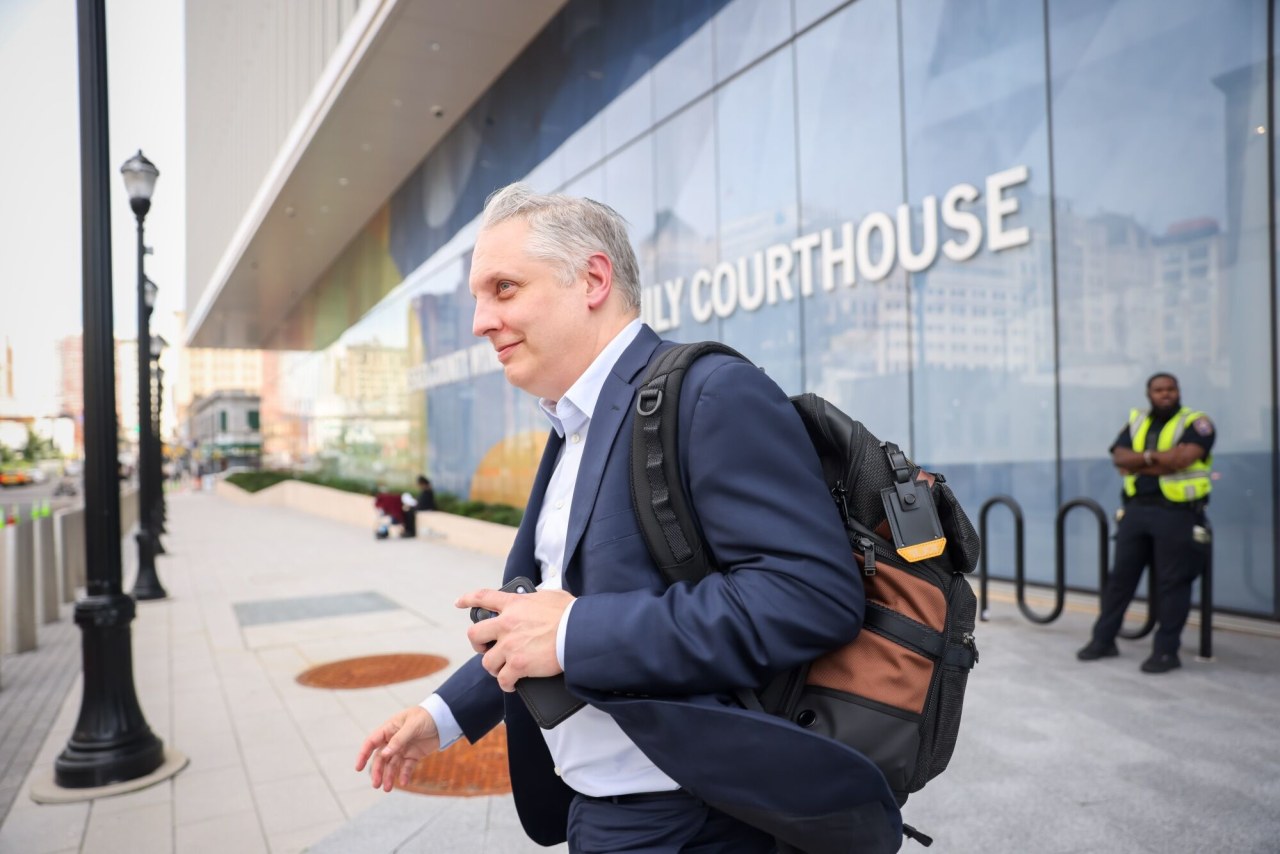 Overdeck leaving his divorce proceedings in New Jersey Superior Court in Newark on Sept. 8.