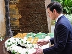 Mumbai, Oct 20 (ANI): U.S. Secretary of State Marco Rubio lays a wreath at the 26/11 memorial at Hotel Taj, in Mumbai on Tuesday.
