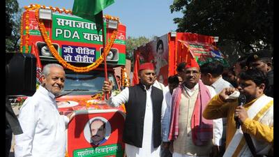 Akhilesh Yadav flagged off high-tech LED vans and publicity chariots prepared as model campaign vehicles for various assembly constituencies (Sourced)