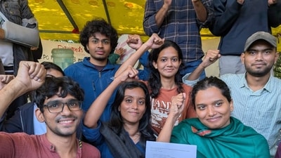 JNUSU members called off their 17-day hunger strike on Tuesday. JNUSU members called off their 17-day hunger strike on Tuesday.