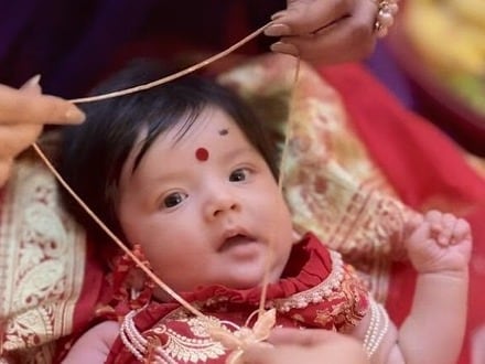 নবরাত্রির নবম দিনে কুমারী পুজো হল পূজার মেয়ের