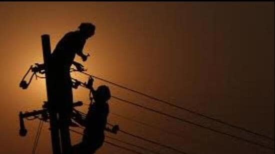 Employees will burn copies of the HERC ruling, which they labelled a “black order”, at various places in the state on Wednesday. This will be followed by a three-day strike from October 22 to 24.
