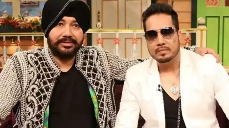 'উনি মদ খেয়েছেন প্রমাণ করতে পারলে গান গাওয়া ছেড়ে দেব': দলের প্রসঙ্গে মিকা
