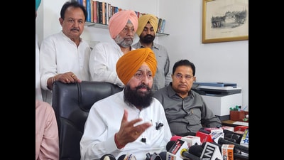 Bajwa also questioned the BJP-led Union government’s failure to check drug trafficking with the help of the Narcotics Control Bureau (NCB) and other central agencies. (HT)