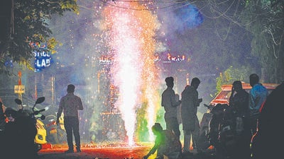 On October 15, the court had ordered a year-round ban on bursting firecrackers in public places. (Hindustan Times) On October 15, the court had ordered a year-round ban on bursting firecrackers in public places. (Hindustan Times)