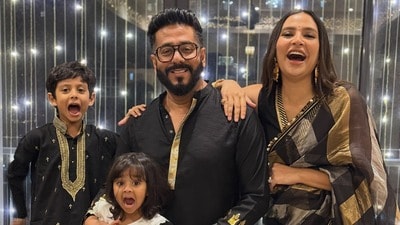 ছবির প্রচারে ‘পরকীয়া’র অভিযোগ,নবমীর রাতে শুভশ্রী প্রমাণ করলেন রাজই তাঁর রাজ-যোটক ছবির প্রচারে ‘পরকীয়া’র অভিযোগ,নবমীর রাতে শুভশ্রী প্রমাণ করলেন রাজই তাঁর রাজ-যোটক