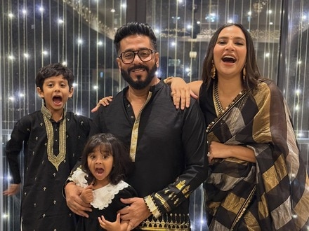 ছবির প্রচারে ‘পরকীয়া’র অভিযোগ,নবমীর রাতে শুভশ্রী প্রমাণ করলেন রাজই তাঁর রাজ-যোটক