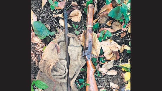 Vijay Sapte was cremated at the Chenegaon cremation ground around 6 am after a fellow hunter allegedly obtained confirmation of his death through a video call with the doctor. (Azim Tamboli/HT)