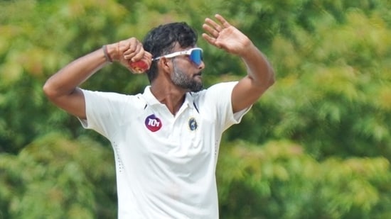 Jalaj Saxena picks up a five-fer against Odisha.