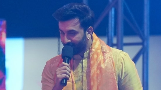 Ranbir Kapoor apologises for Dussehra speech mistake as viral Ramayana event clip sparks reactions online.