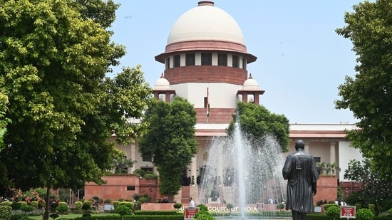 The top court stayed further investigation for seven days, allowing the petitioners to pursue their appeals against the Kerala High Court’s order