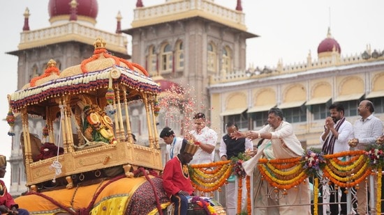 మైసూర్ దసరా ఉత్సవాల్లో సీఎం రేవంత్ రెడ్డి