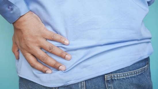 Here's why desk jobs can lead to pack pain and ways to prevent it. (Pexel)