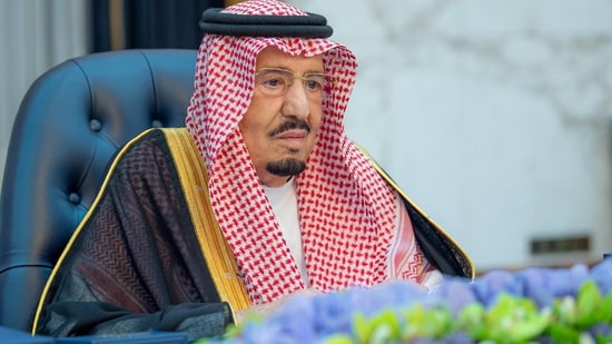 Saudi King Salman bin Abdulaziz chairs cabinet meeting in Riyadh, Saudi Arabia, October 20.