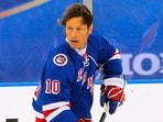 Ron Duguay, the former NHL player and New York Rangers legend, passed away at 69.(AP Photo)