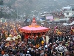 People pulling the rath of Lord Raghunath during the International Dussehra festival in Kullu on Wednesday. (Aqil Khan/HT)