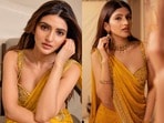 <p>సెన్సేషనల్ బ్యూటీ శ్రీలీల మరోసారి గ్లామర్ షోతో అదరగొట్టింది. తాజాగా చీరలో దిగిన ఫొటోలను ఈ భామ తన ఇన్ స్టాలో పోస్టు చేసింది. </p>(instagram-SREELEELA)