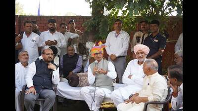 Chouhan advised farmers owning three to five acres to begin natural farming on at least one acre, learn the complete process and assess its benefits before expanding it to the remaining land. (HT Photo) Chouhan advised farmers owning three to five acres to begin natural farming on at least one acre, learn the complete process and assess its benefits before expanding it to the remaining land. (HT Photo)