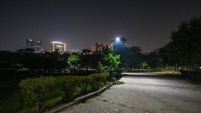 HT visited three entry points and found that security guards were absent at two of them. (Raj K Raj | HT Photo) HT visited three entry points and found that security guards were absent at two of them. (Raj K Raj | HT Photo)