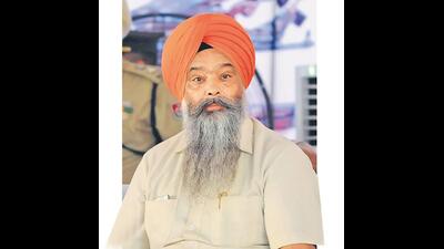 He questioned why the police had failed to identify the source of narcotics despite the large number of arrests. (HT)