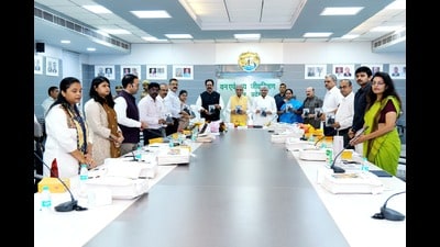 UP forest minister releasing rhino identification booklet during DTCF governing body meeting in Lucknow on Thursday (HT Photo) UP forest minister releasing rhino identification booklet during DTCF governing body meeting in Lucknow on Thursday (HT Photo)