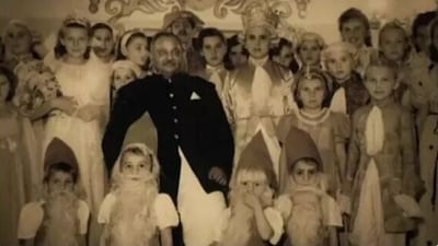 This image was takenin 1943, by the King's cameraman during Christmas that year in Jamnagar. (Wiki)