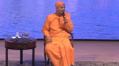 রাত ৩টেয় এআই ক্লডের সঙ্গে কথা সন্ন্যাসীর! পালটা প্রশ্ন শুনে চমকে গেলেন স্বামী সর্বপ্রিয়ানন্দ, কী বলল অ্যানথ্রপিক? রাত ৩টেয় এআই ক্লডের সঙ্গে কথা সন্ন্যাসীর! পালটা প্রশ্ন শুনে চমকে গেলেন স্বামী সর্বপ্রিয়ানন্দ, কী বলল অ্যানথ্রপিক?