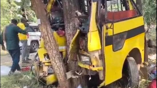 A bus carrying 46 passengers crashed into a tree near Semarmathani in Chhattisgarh’s MCB district, killing six and injuring 40, police said.