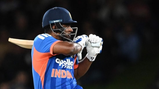 India vs New Zealand 1st T20I, LIVE: IND rocked by the spin of Santner, Bracewell; lose 4 quick wickets