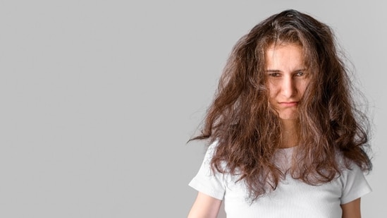 Make your hair smooth and frizz-free with these hair care tips (Magnific)