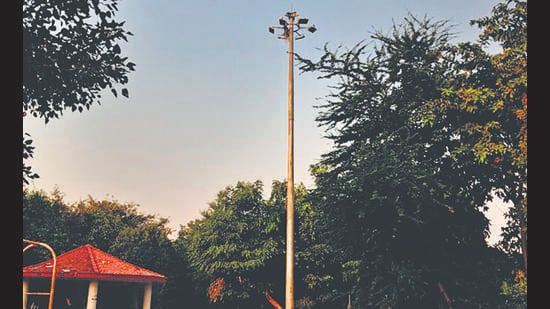 Residents said the lack of adequate lighting has raised safety concerns (HT)