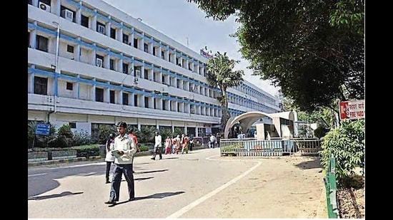 The proposal, seen by HT, envisages dissolving the separate bodies currently governing the four hospitals in Dilshad Garden and its vicinity, and bringing them under a single entity with a unified administrative structure. (HT Archive)