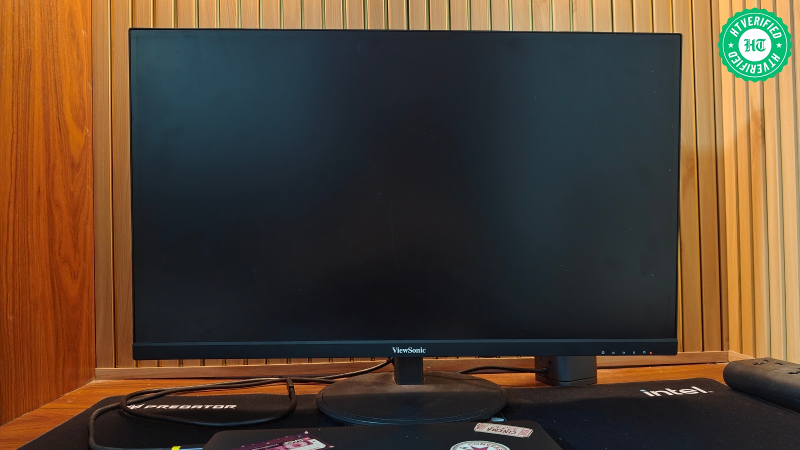 The VG2709U-2K keeps things understated, with concealed side bezels and a clean, distraction-free appearance. (Shubh Bhushan - Hindustan Times) The VG2709U-2K keeps things understated, with concealed side bezels and a clean, distraction-free appearance. (Shubh Bhushan - Hindustan Times)