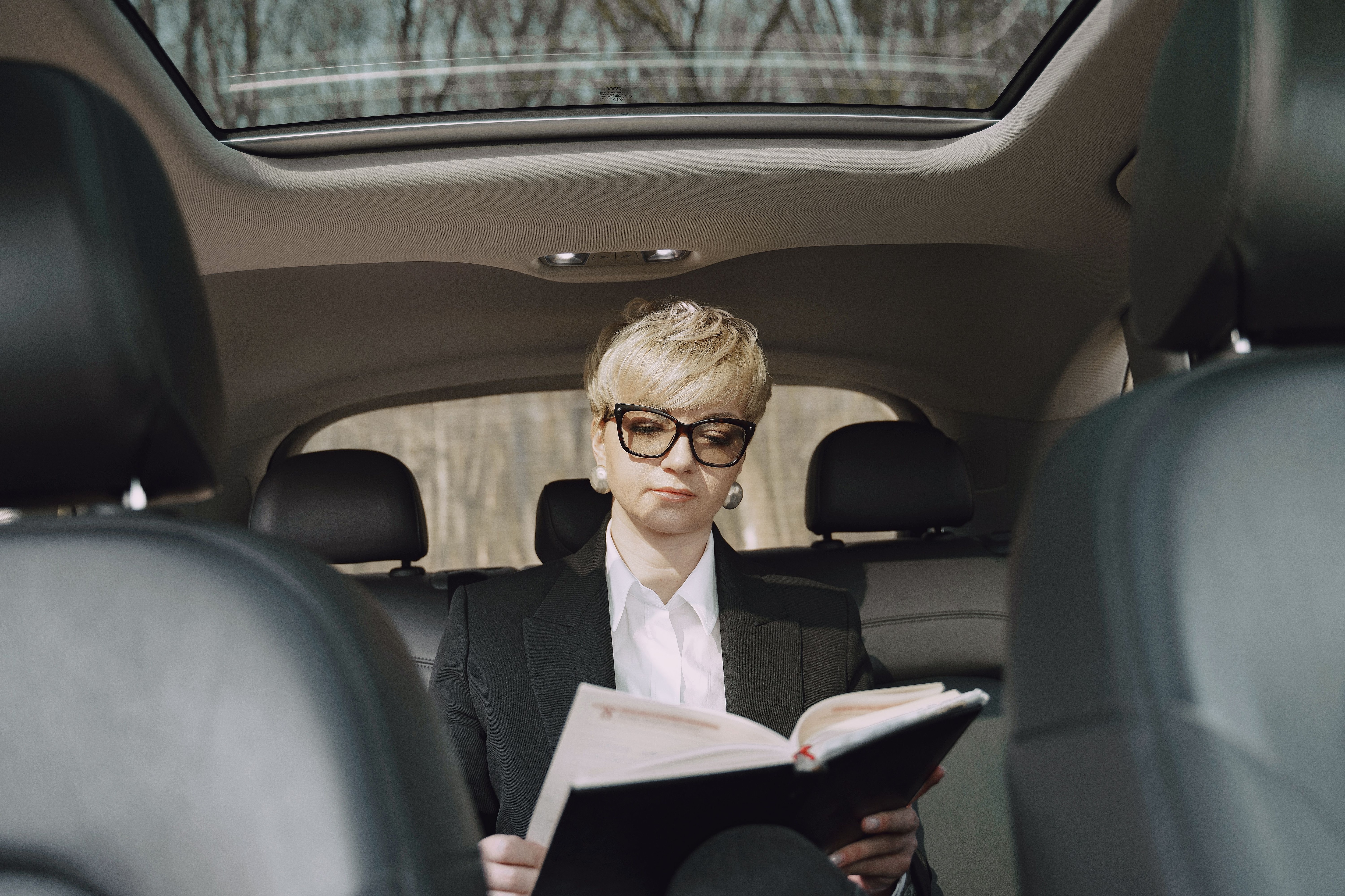 Motion sickness while reading in a moving car occurs primarily because of a mismatch between the sensory signals received by the brain. (Pexel) Motion sickness while reading in a moving car occurs primarily because of a mismatch between the sensory signals received by the brain. (Pexel)