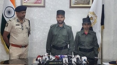 লালবাজারে মাওবাদী দম্পতির আত্মসমর্পণ (সৌজন্যে এক্স )