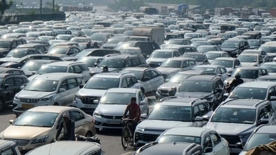 xxxxxxder as police set up barricades for security checking, in Gurugram, Saturday, Oct. 10, 2026. The heightened security measures were put in place following a protest call given by the Cockroach Janta Party (CJP) in Delhi demanding the resignation of Chief Election Commissioner (CEC) Gyanesh Kumar. (PTI Photo)(PTI10_10_2026_000283A)