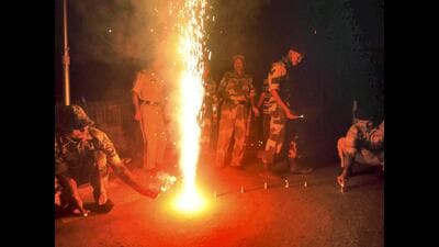 The police have also specified conditions for the temporary sale of firecrackers. Vendors issued temporary licences will be allowed to sell them only from November 6 to December 5, 2026. (REPRESENTATIVE PHOTO) The police have also specified conditions for the temporary sale of firecrackers. Vendors issued temporary licences will be allowed to sell them only from November 6 to December 5, 2026. (REPRESENTATIVE PHOTO)