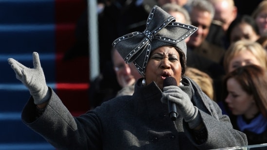FILE - Aretha Franklin died in 2018 without a formal typewritten will. In 2023, a jury chose a handwritten document dated 2014 over an earlier version, siding with sons Kecalf and Edward. The documents differed on executors and conditions for inheritance, while both provided for the sons to share music-related income. (AP Photo/Ron Edmonds)