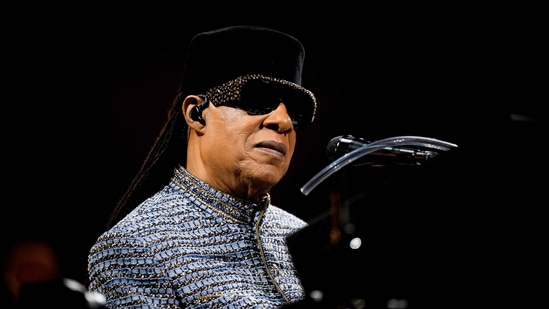 Stevie Wonder has filed to evict former fiancée Carmen Efferson from a Los Angeles property, alleging she has lived there rent-free since 1988 and denied access for an insurance inspection.