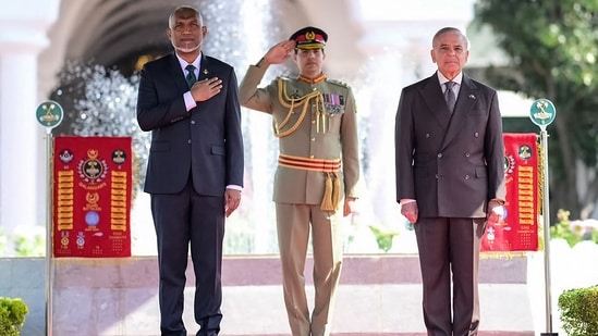 Maldives' President Mohamed Muizzu attending a ceremony along with Pakistan's Prime Minister Shehbaz Sharif upon his arrival at the Prime Minister's House in Islamabad.