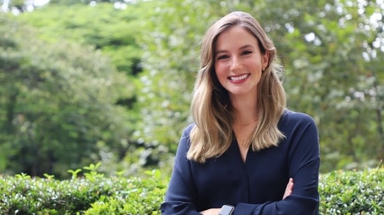 World's youngest self-made female billionaire revealed she still worked 12 to 14 hours a day despite her wealth.(Instagram/luana_lopes_lara)