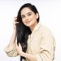 <p>ప్రతి ఒక్కరూ జుట్టు ఆరోగ్యంగా, దృఢంగా, నిగనిగలాడుతూ ఉండాలని కోరుకుంటారు. ఇందుకోసం రకరకాల పద్ధతులను పాటిస్తారు. కానీ చుండ్రు, జుట్టు రాలడం, జుట్టు నెరవడం, తలలో పేలు అనేవి సర్వసాధారణ సమస్యలు. అయితే కరివేపాకు, వేప ఆకులను ఉపయోగించడం ద్వారా చాలా జుట్టు సమస్యల నుంచి బయటపడవచ్చు.</p>