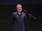 వారణాసి మూవీ షూటింగ్ మొత్తం ఎన్ని రోజులో తెలుసా? రాజమౌళి చెప్పిన సీక్రెట్ ఇదే.. ఆర్ఆర్ఆర్ కంటే బిగ్గర్!(x)