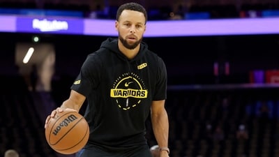 Stephen Curry is expected to consult with the team’s training staff before making a final decision. (Getty Images via AFP) Stephen Curry is expected to consult with the team’s training staff before making a final decision. (Getty Images via AFP)
