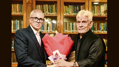 Jammu and Kashmir chief minister Omar Abdullah with lieutenant governor Manoj Sinha in Srinagar on Saturday. (@OfficeOfLGJandK X)