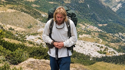 Karl Bushby carries his backpack through the mountains during his around-the-world Goliath Expedition. (Wikimedia Commons) Karl Bushby carries his backpack through the mountains during his around-the-world Goliath Expedition. (Wikimedia Commons)