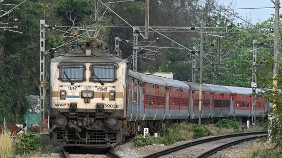 ప్రత్యేక రైళ్లు