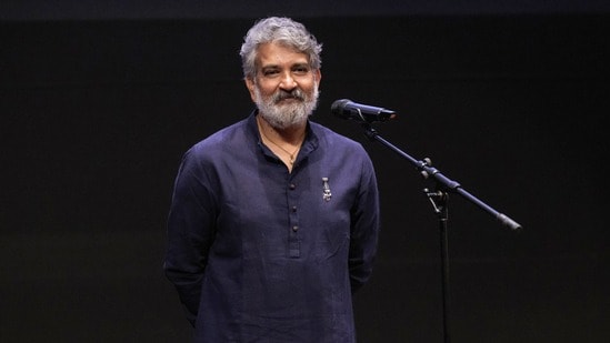 వారణాసి మూవీ షూటింగ్ మొత్తం ఎన్ని రోజులో తెలుసా? రాజమౌళి చెప్పిన సీక్రెట్ ఇదే.. ఆర్ఆర్ఆర్ కంటే బిగ్గర్! (x)